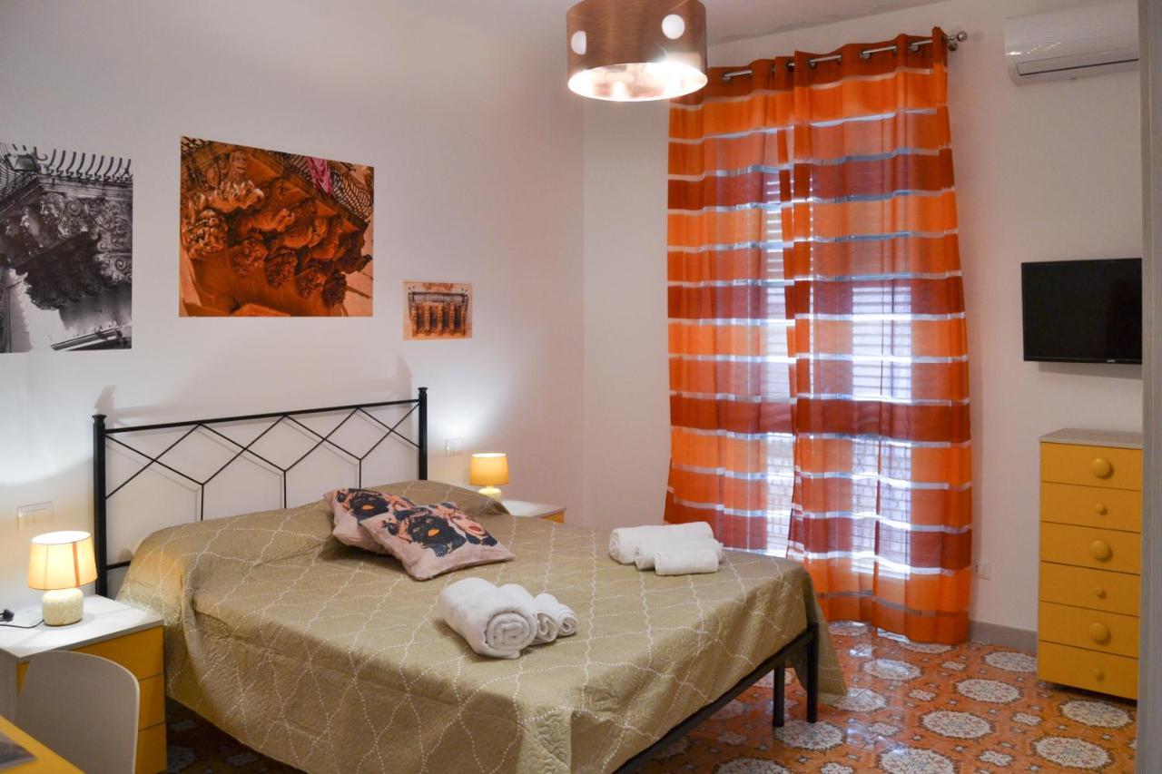 Quattroquarti Stradivari Home Noto Luaran gambar