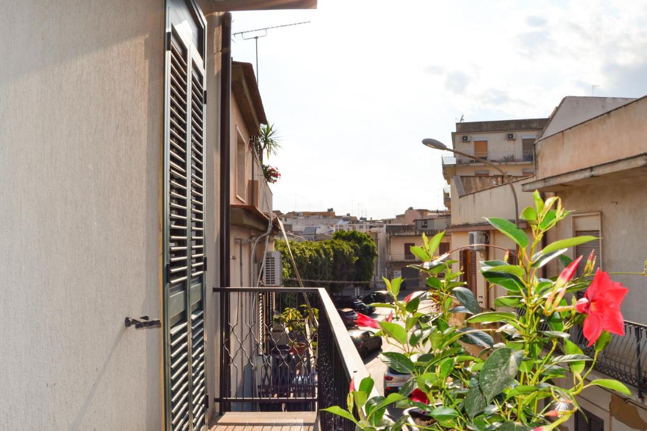 Quattroquarti Stradivari Home Noto Luaran gambar