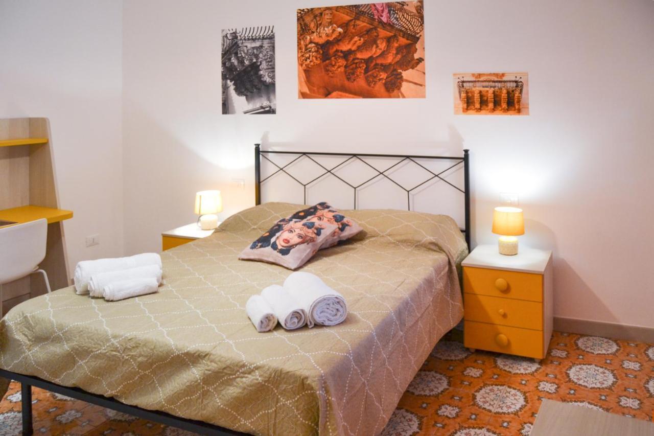 Quattroquarti Stradivari Home Noto Luaran gambar