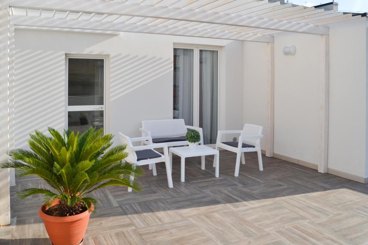 Quattroquarti Stradivari Home Noto Luaran gambar